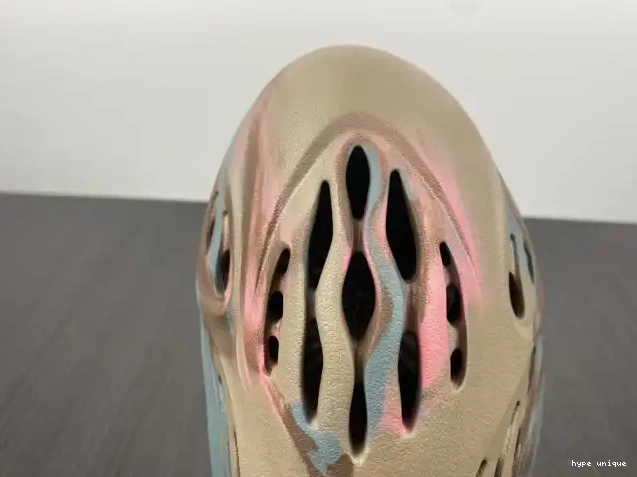hype GY3969 Yeezy Adidas Runner Foam 0519